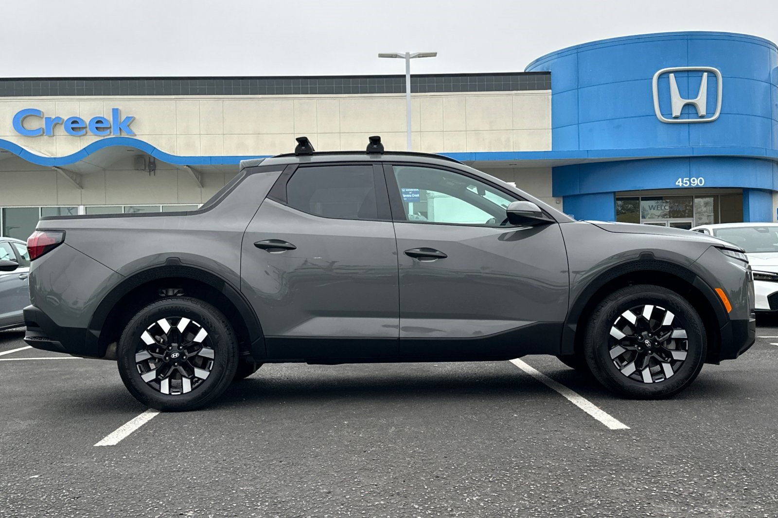 Used 2025 Hyundai Santa Cruz SEL FWD image 8