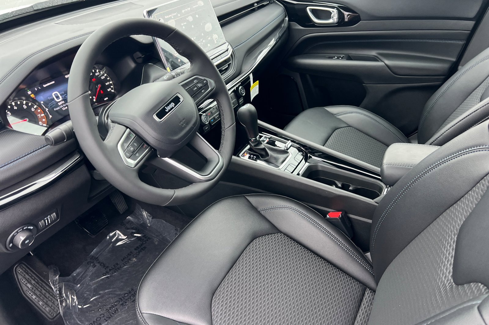 New 2026 Jeep Compass Latitude image 8