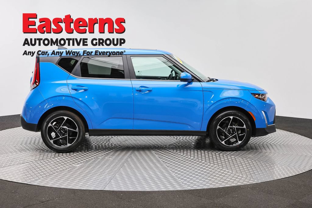 Used 2023 Kia Soul EX FWD image 4