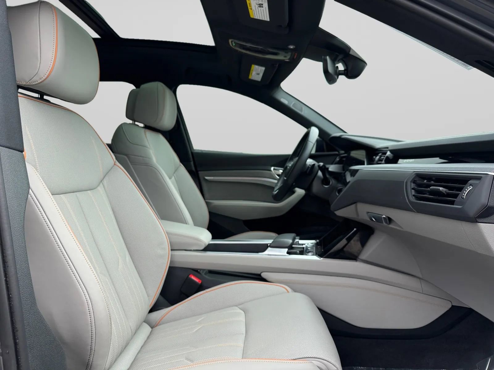 Used 2024 Audi Q8 e-tron Prestige w/ Prestige Package image 36