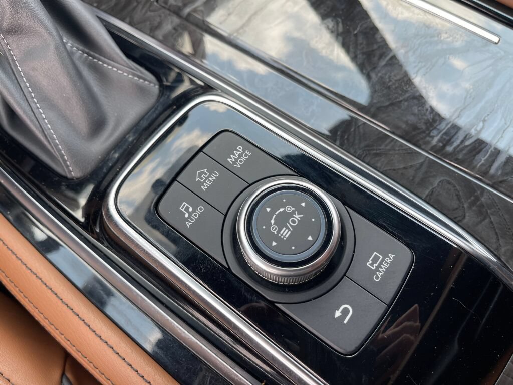 Used 2023 INFINITI QX80 Sensory w/ All-Season Package AWD/4WD image 16
