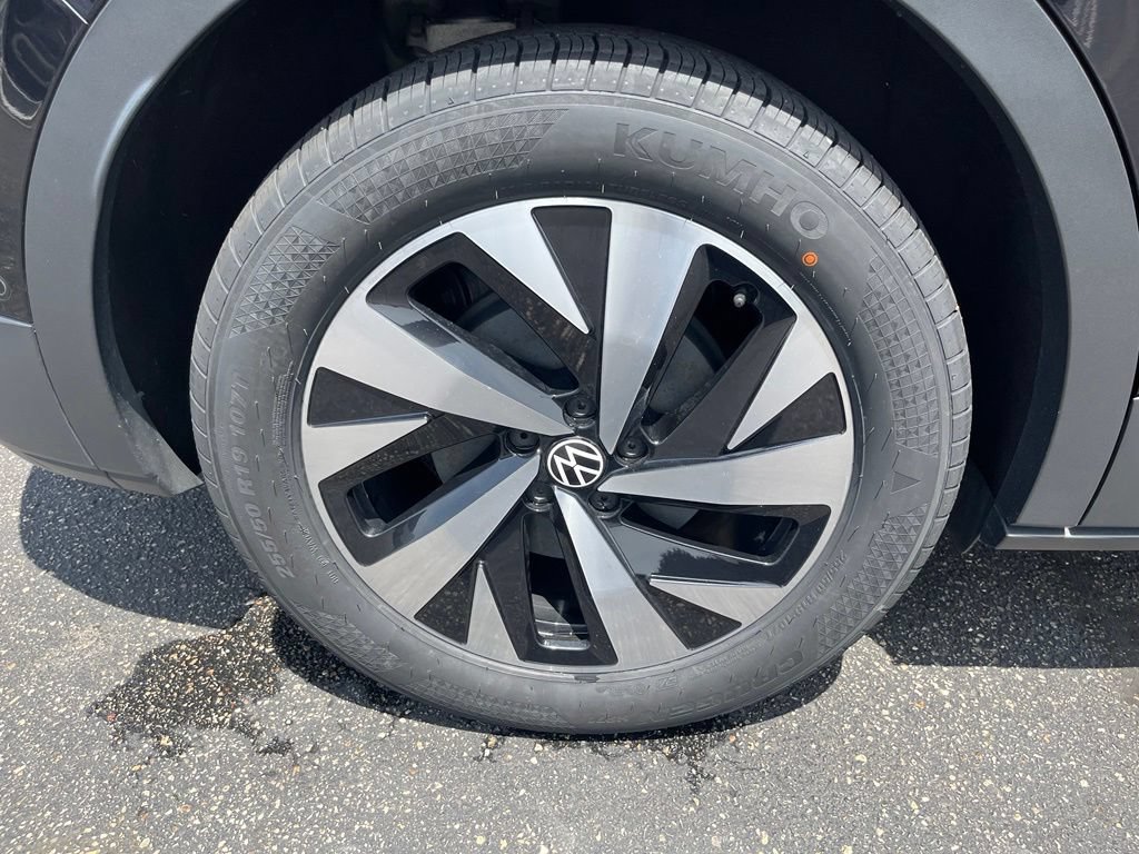 Used 2023 Volkswagen ID.4 Pro AWD/4WD image 32