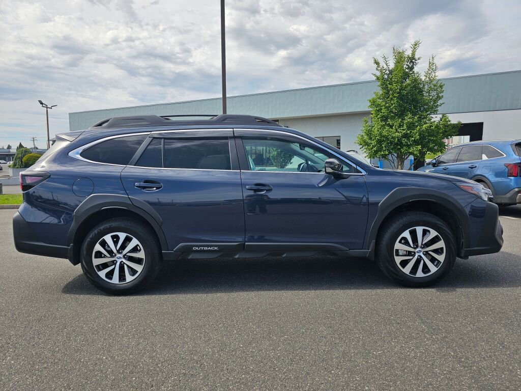 Used 2025 Subaru Outback Premium AWD/4WD image 6