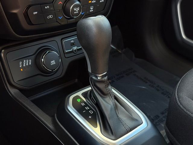 Certified 2021 Jeep Renegade Latitude image 31