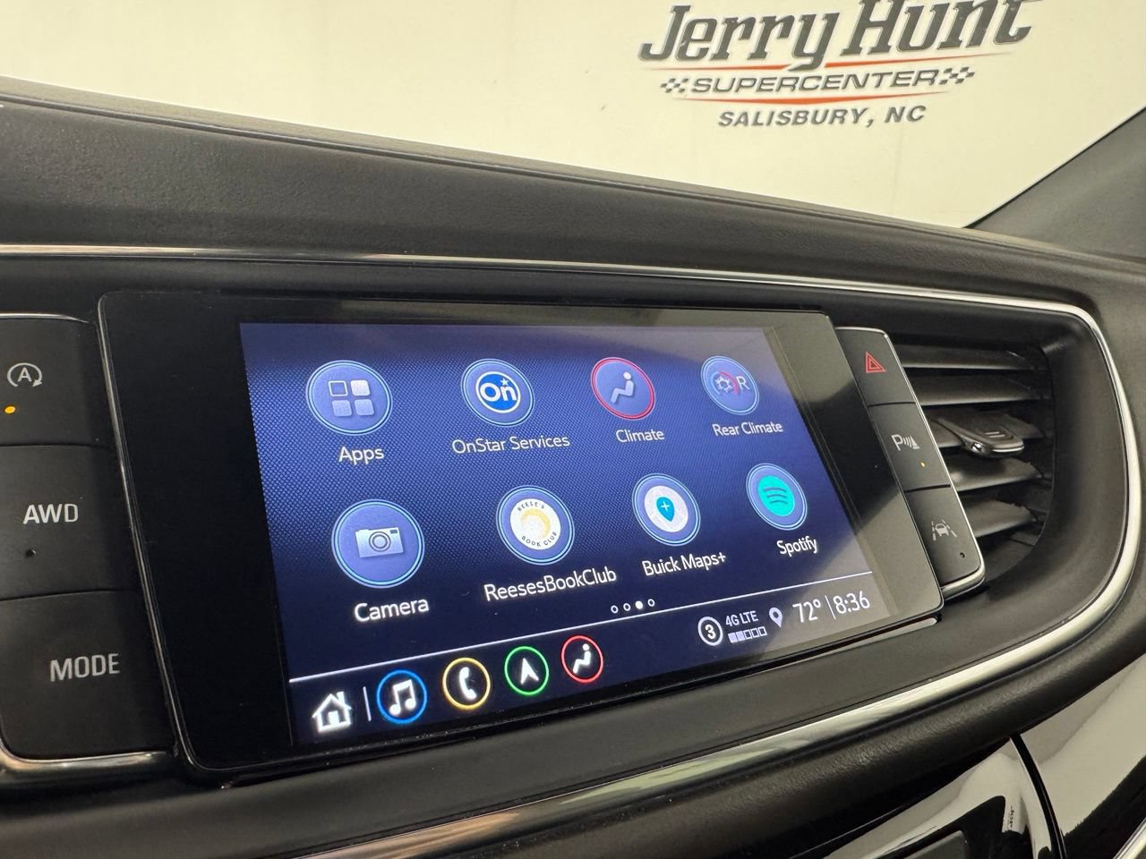 Used 2023 Buick Enclave Avenir w/ Avenir Technology Package AWD/4WD image 32