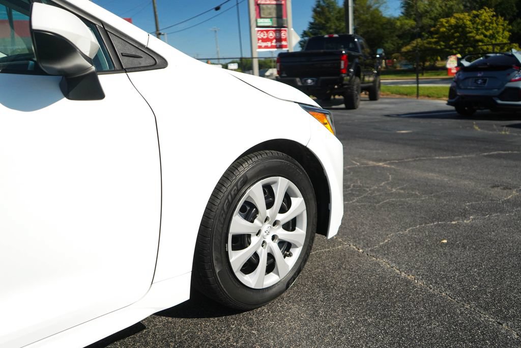 Used 2023 Toyota Corolla LE FWD image 18