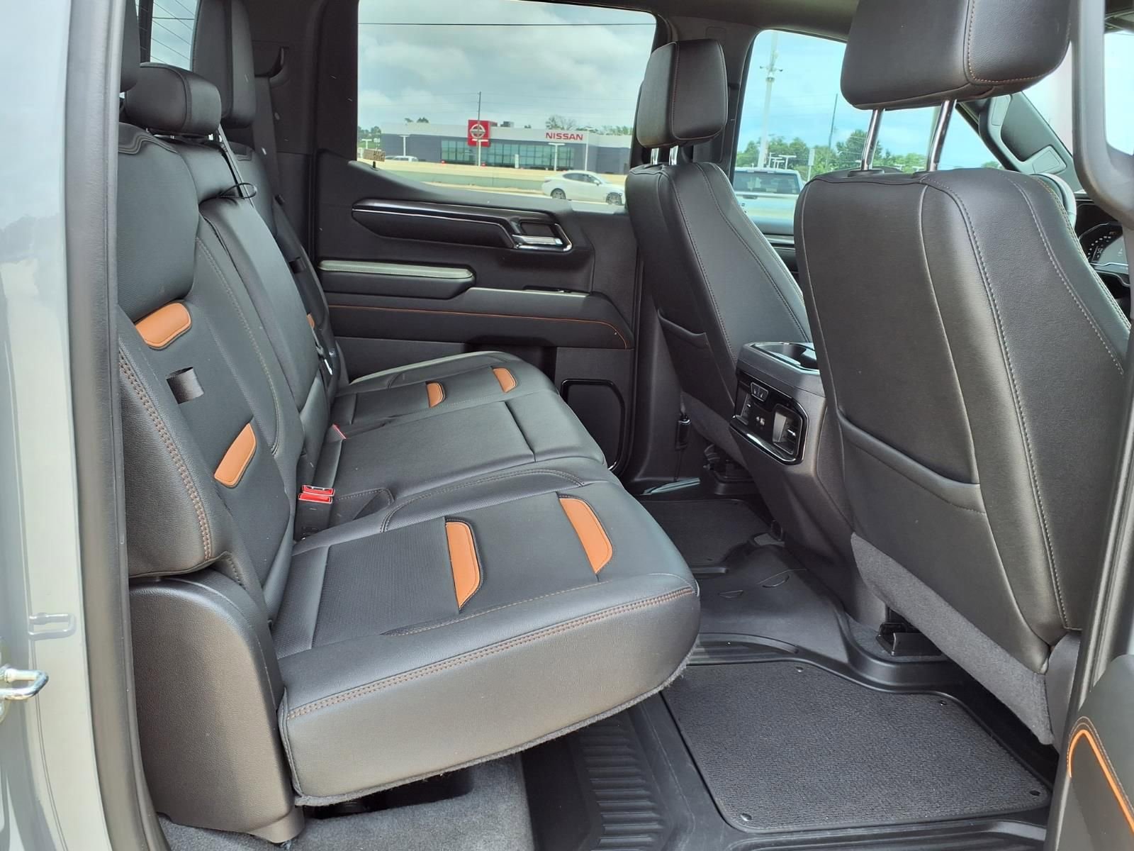 Used 2024 GMC Sierra 1500 AT4 w/ Technology Package AWD/4WD image 21