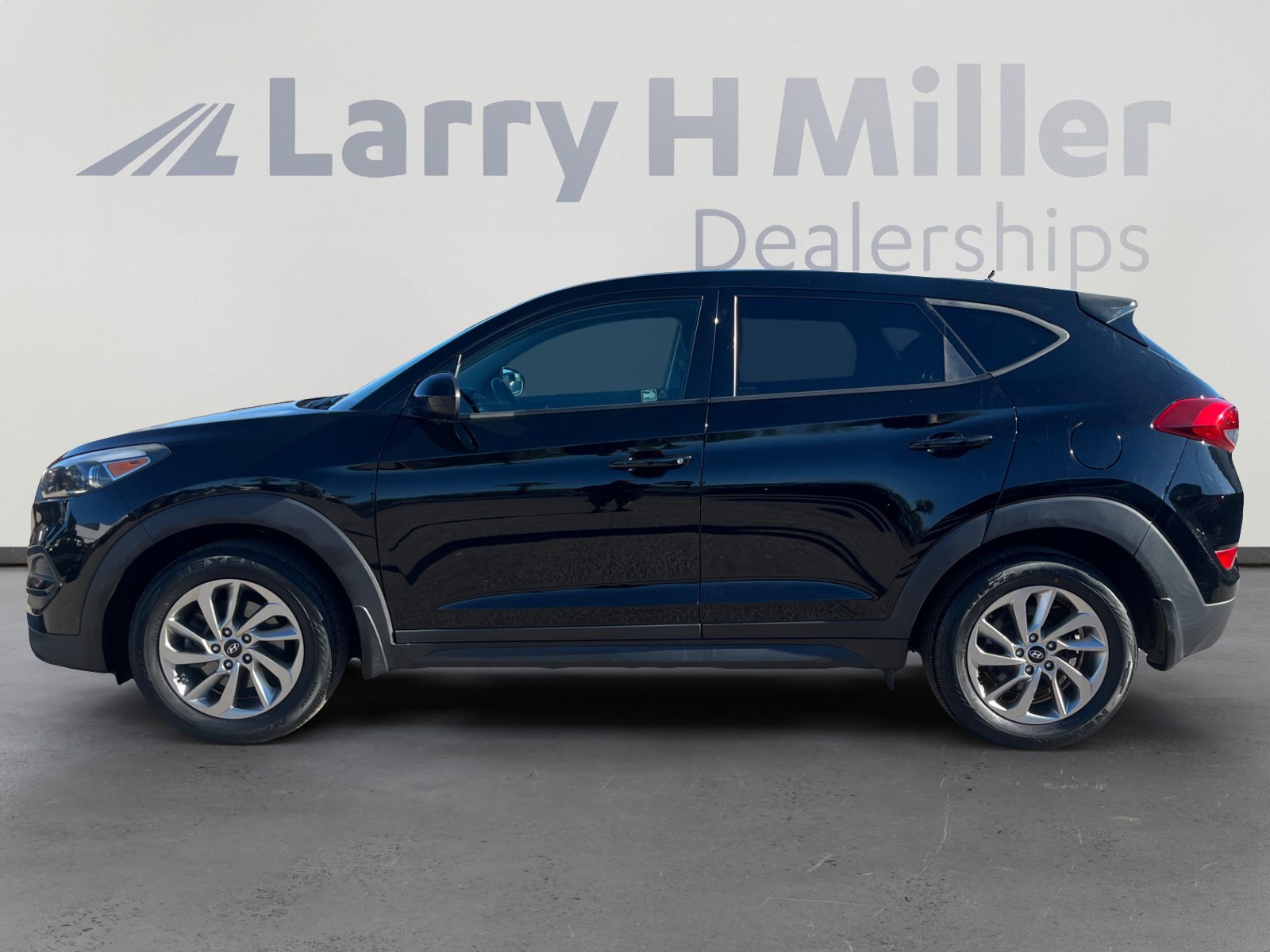 Used 2018 Hyundai Tucson SE image 2