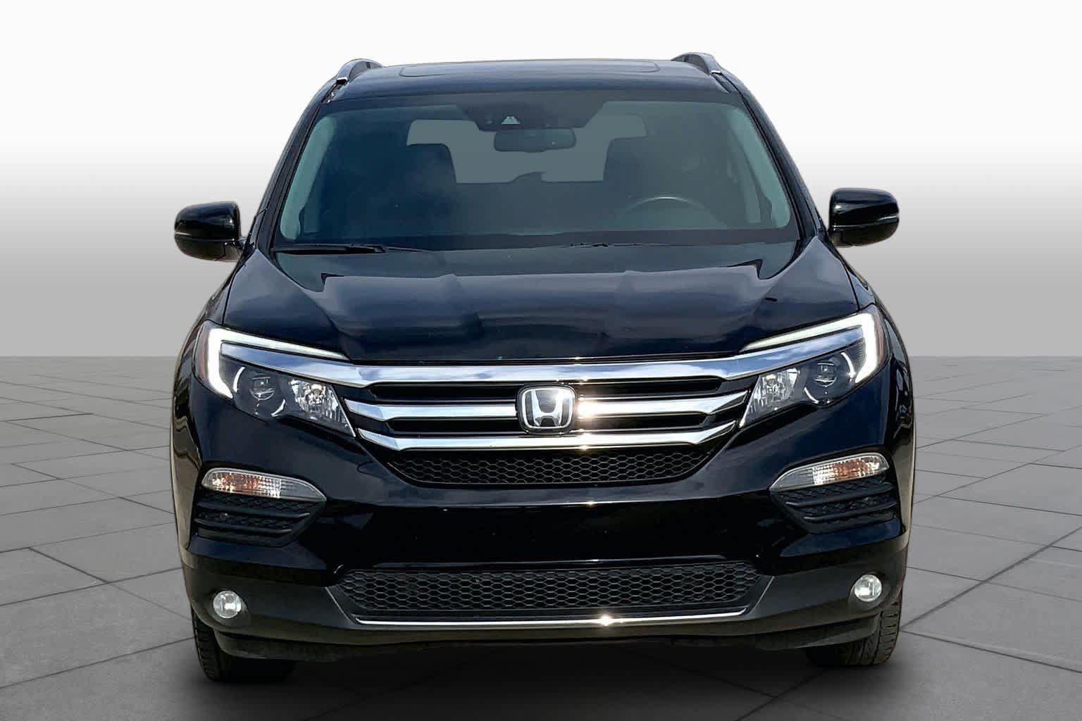 Certified 2017 Honda Pilot Elite image 4