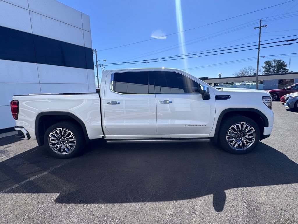 Used 2024 GMC Sierra 1500 Denali Ultimate AWD/4WD image 8