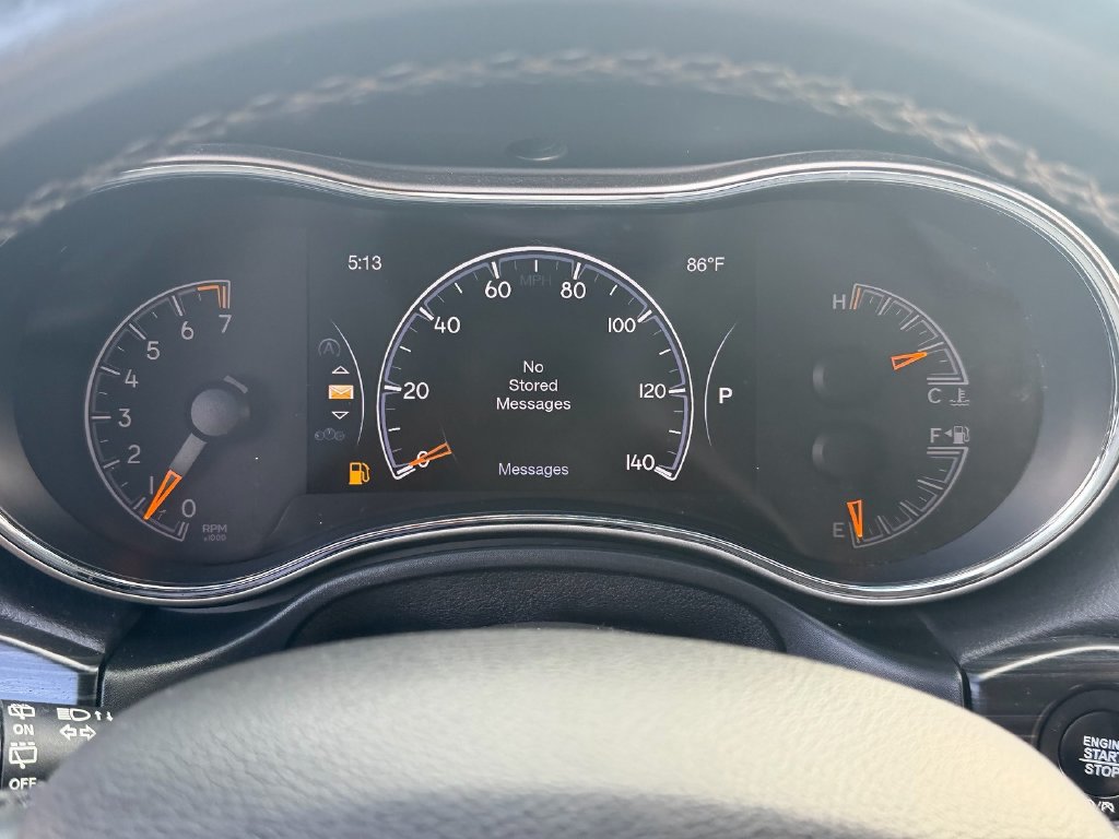 Used 2019 Jeep Grand Cherokee Laredo RWD image 21