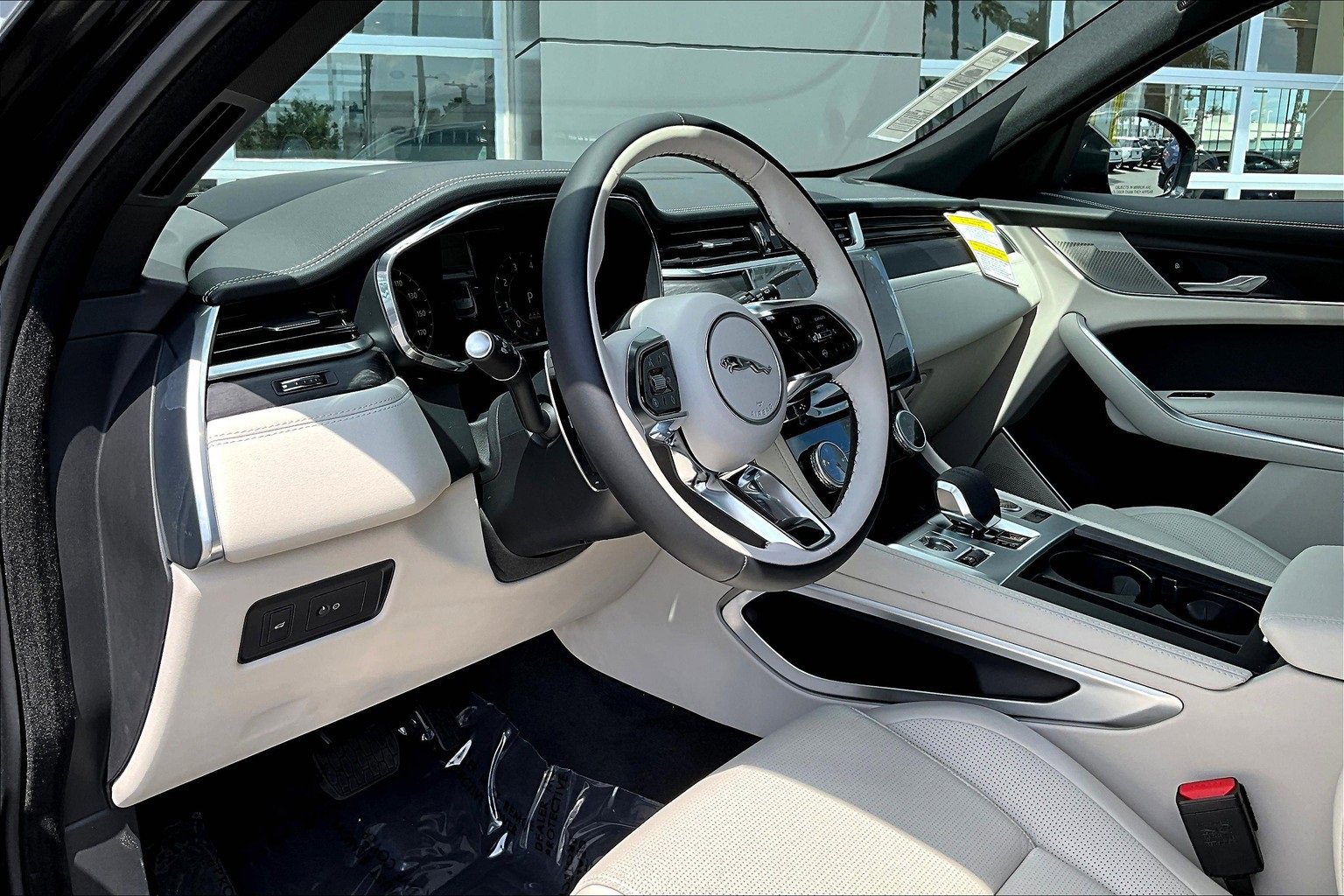 New 2026 Jaguar F-PACE R-Dynamic S image 6