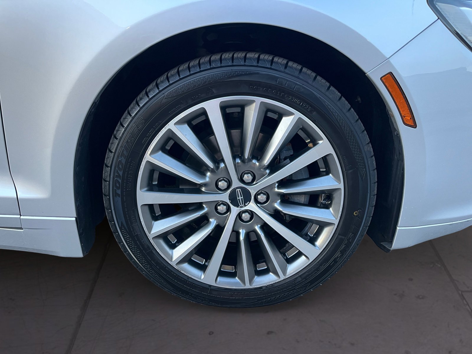 Used 2017 Lincoln MKZ Premiere image 17