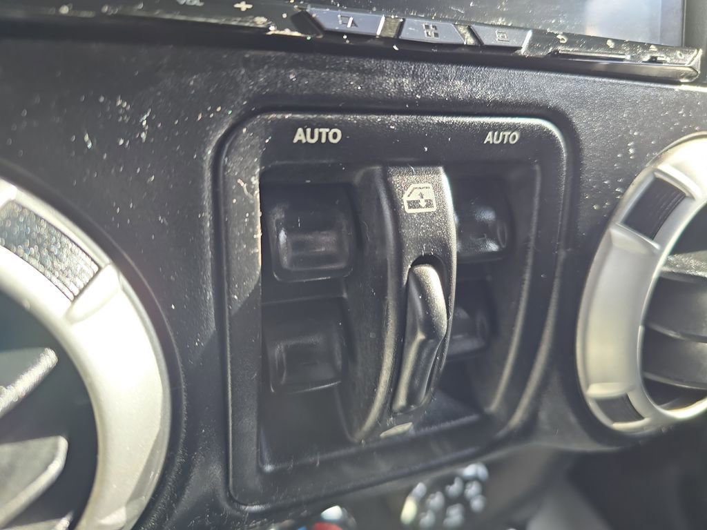 Used 2012 Jeep Wrangler Unlimited Sahara w/ Connectivity Group image 15