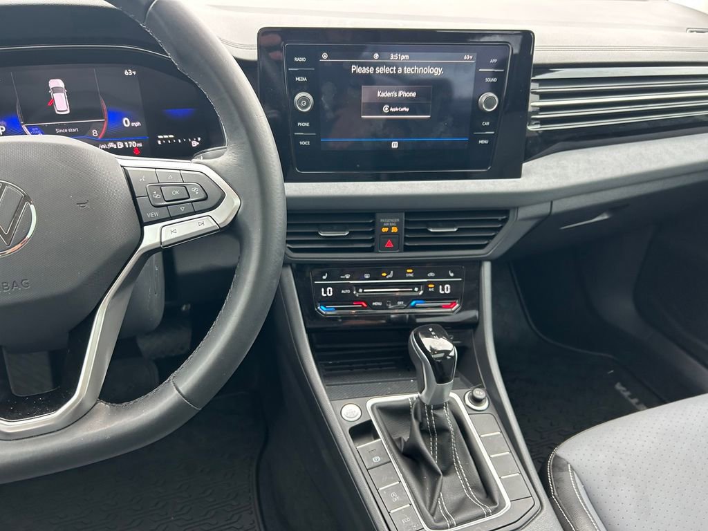 Used 2025 Volkswagen Jetta SE FWD image 17