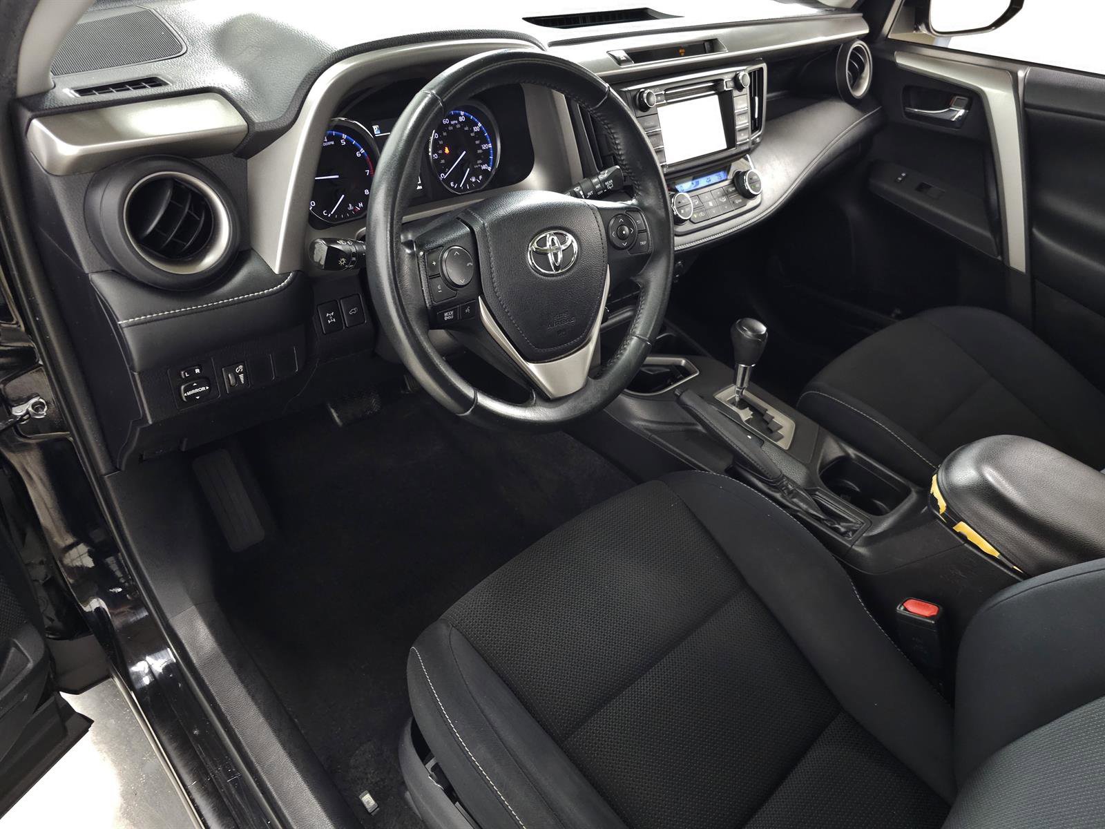 Used 2016 Toyota RAV4 XLE AWD/4WD image 13