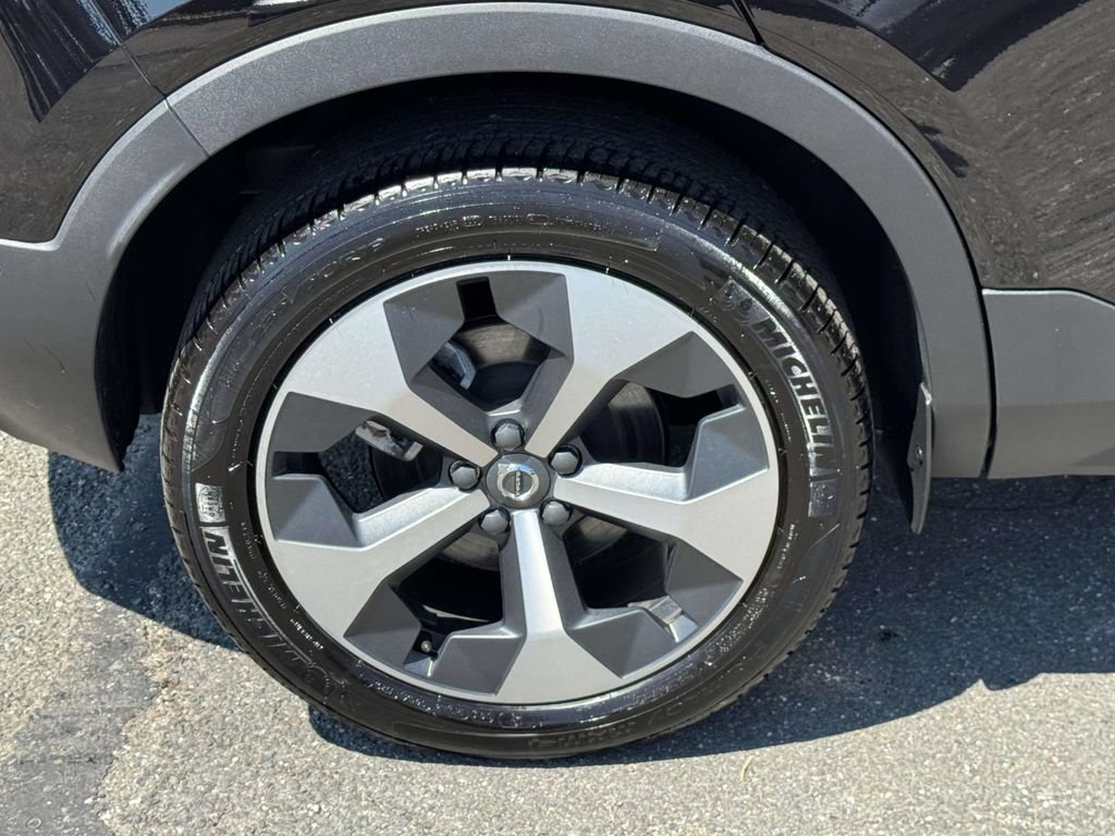 Certified 2026 Volvo XC40 B5 Plus w/ Protection Package Premier AWD/4WD image 7