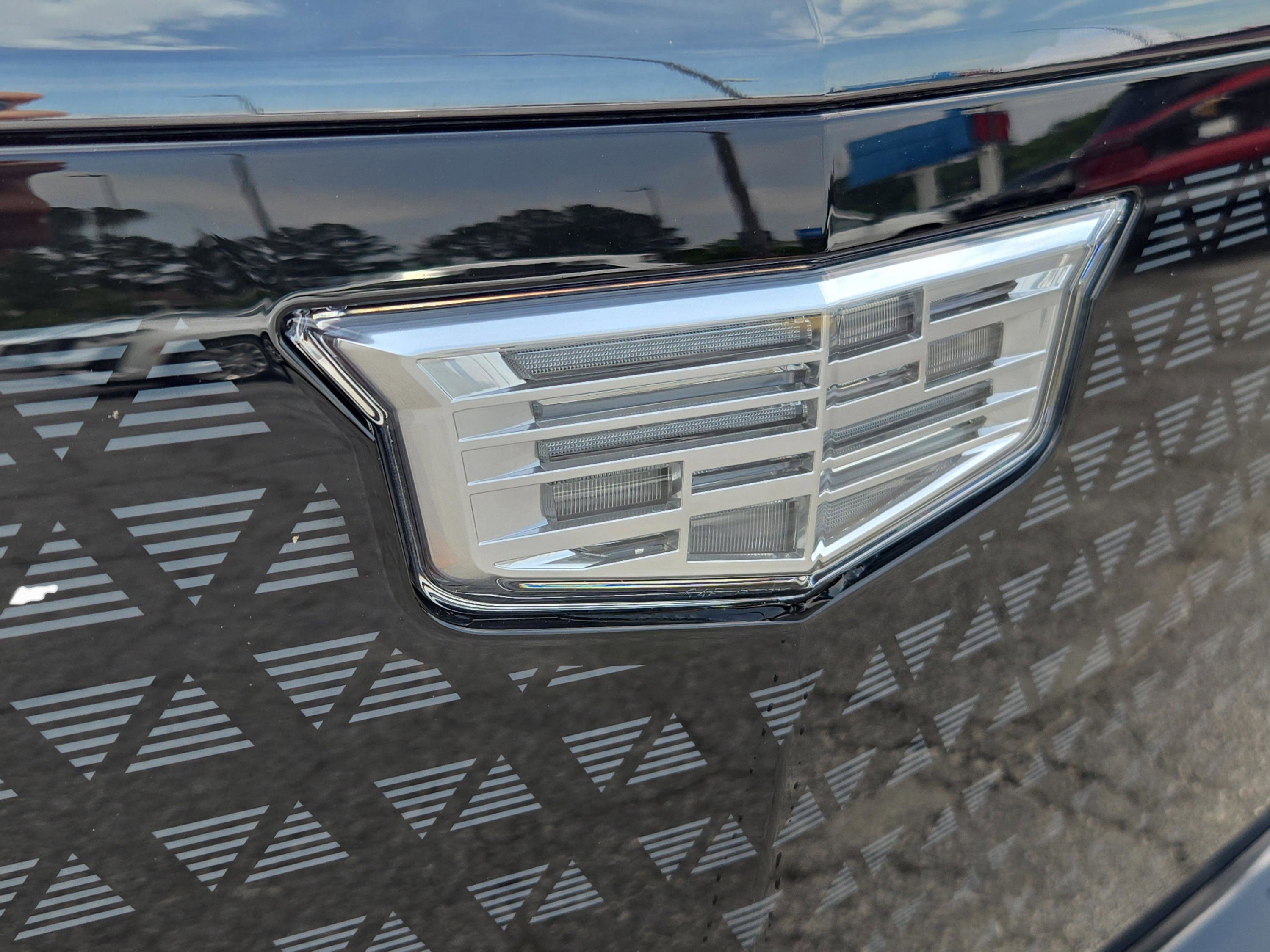 New 2026 Cadillac Vistiq Sport image 4