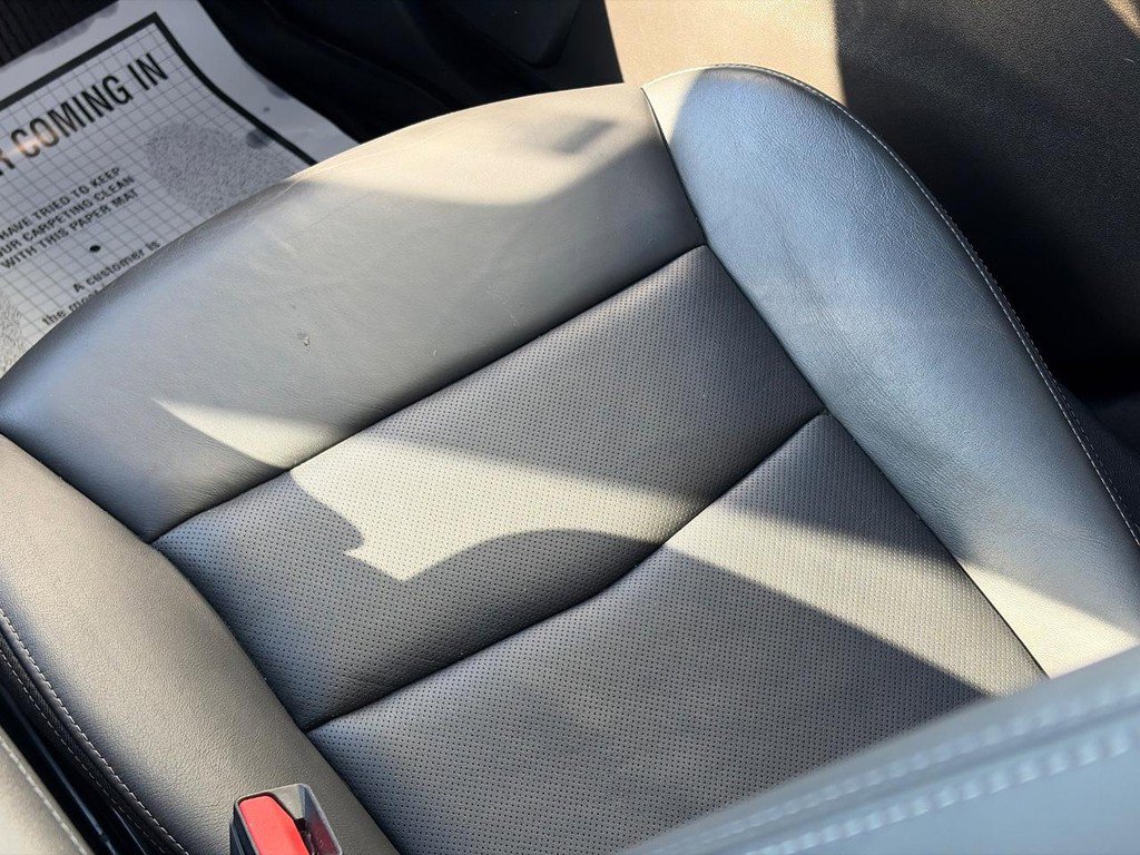 Certified 2024 Cadillac XT6 Sport w/ LPO, Onyx Lite Package image 15