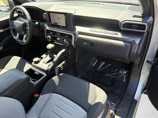 Certified 2025 Toyota Tacoma TRD Off-Road AWD/4WD image 26