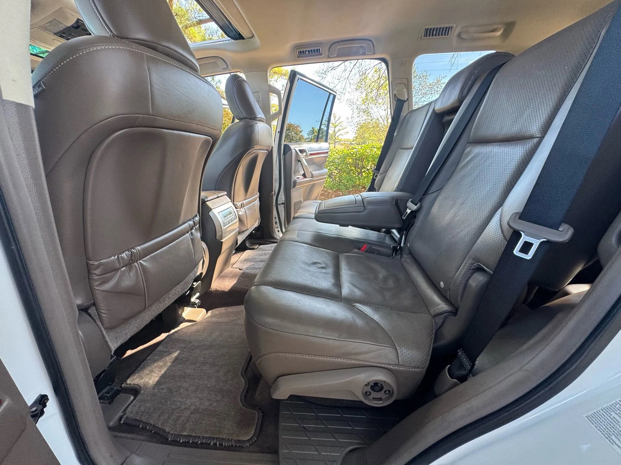 Used 2013 Lexus GX 460 image 17