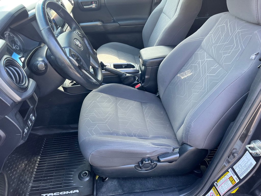 Used 2017 Toyota Tacoma TRD Off-Road image 41