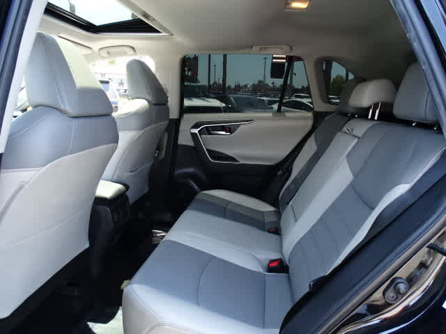Used 2019 Toyota RAV4 Limited w/ Carpet Mat Package FWD image 21