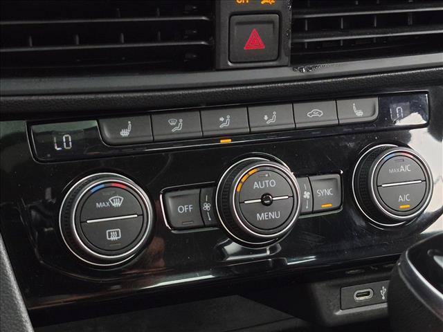 Used 2024 Volkswagen Jetta SE FWD image 11