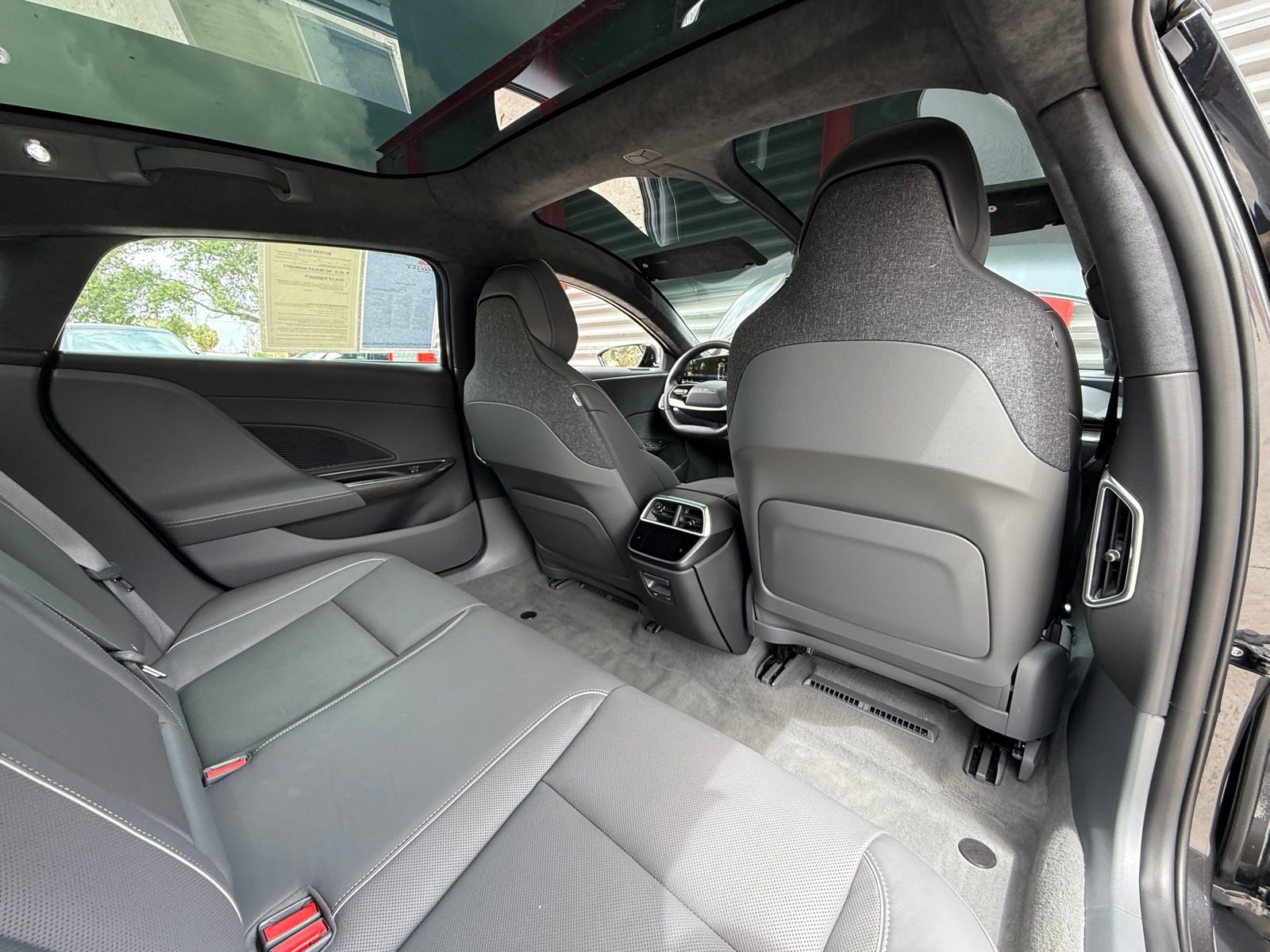 Used 2023 Lucid Air Touring AWD/4WD image 17