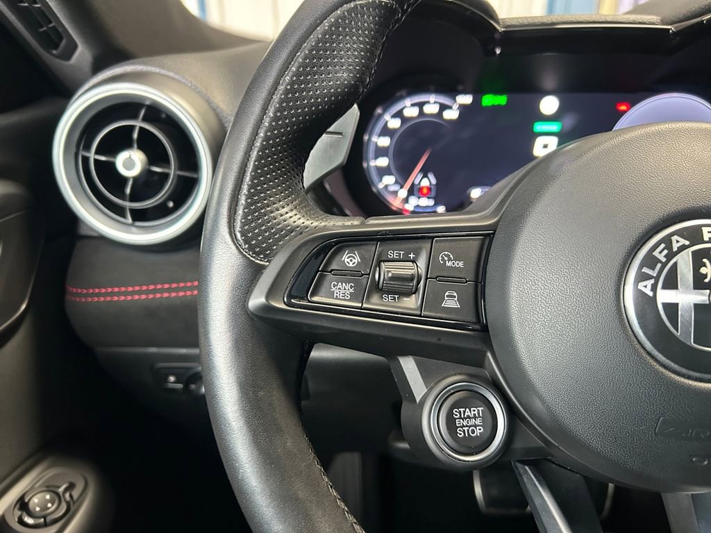 Used 2024 Alfa Romeo Tonale Veloce w/ Active Assist Package image 16