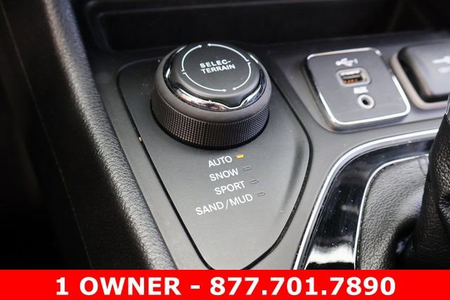 Used 2021 Jeep Cherokee Latitude Plus image 25