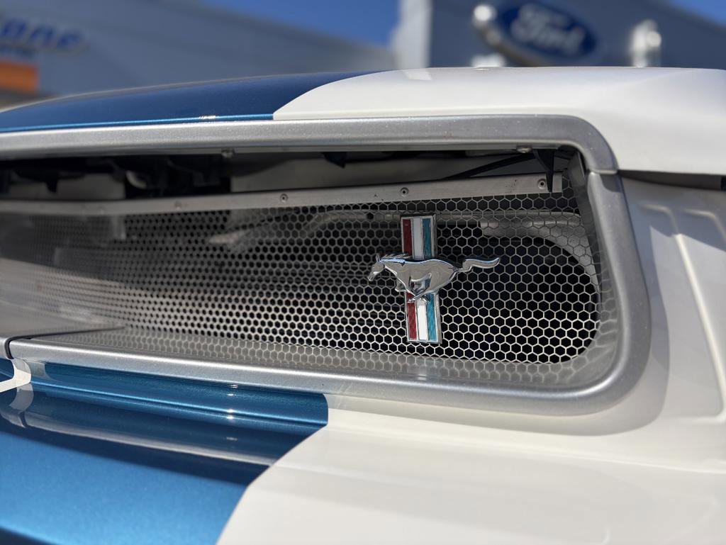 Used 2011 Ford Mustang GT Premium image 12