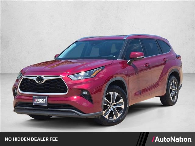 Used 2021 Toyota Highlander XLE FWD image 1