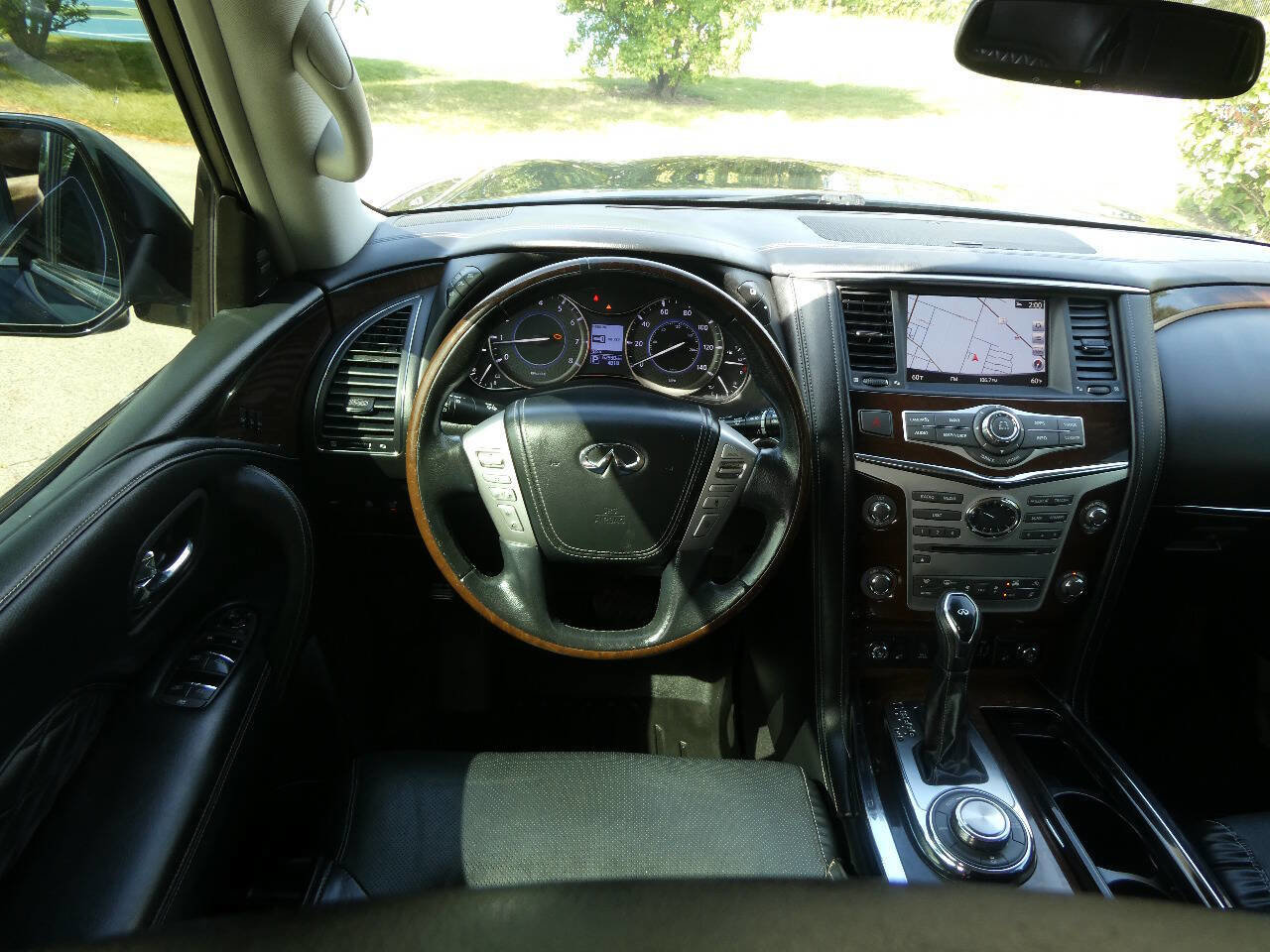 Used 2019 INFINITI QX80 Luxe w/ 22" Wheel Package image 9