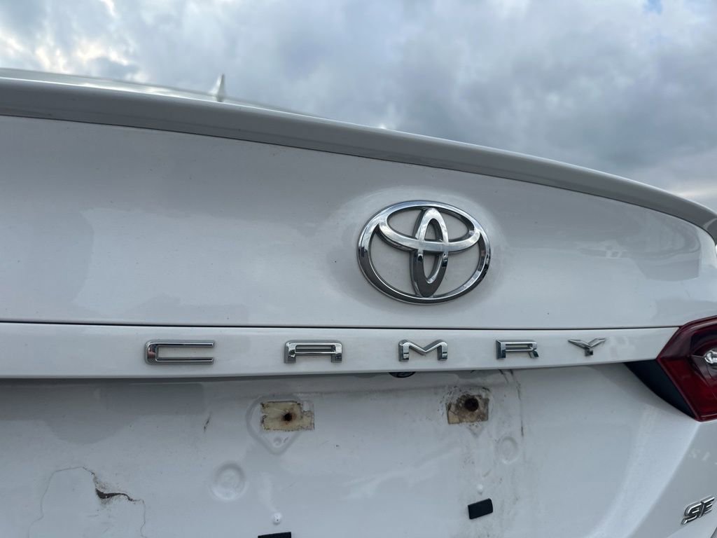 Used 2022 Toyota Camry SE FWD image 7
