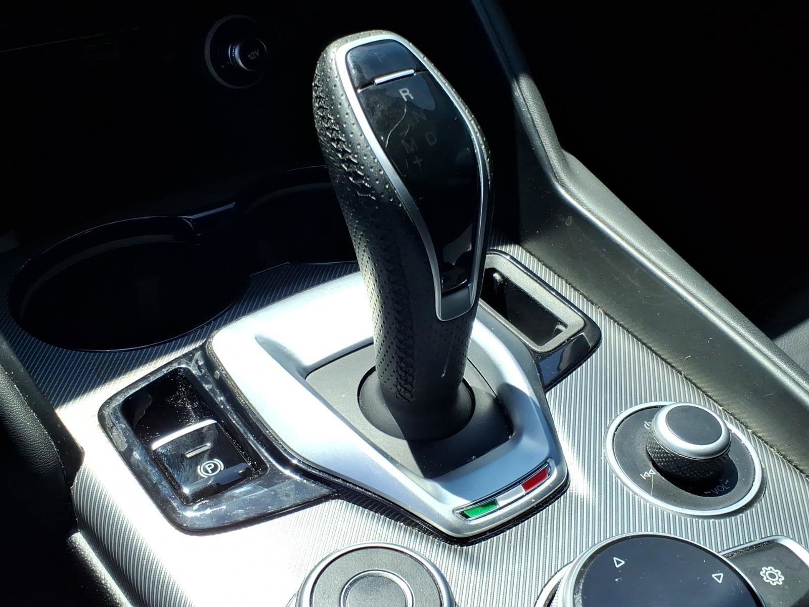 Used 2023 Alfa Romeo Giulia Veloce RWD image 8
