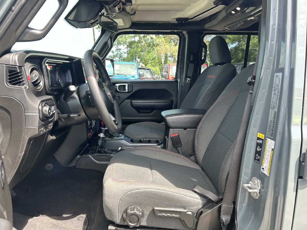 Used 2026 Jeep Wrangler Unlimited Rubicon AWD/4WD image 13