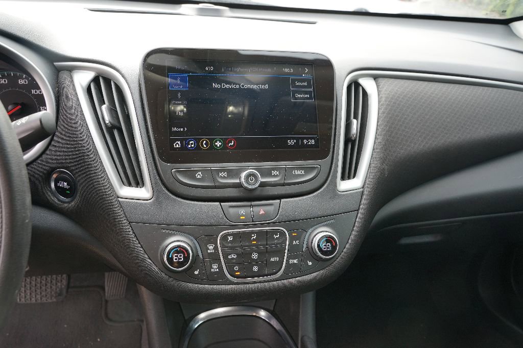 Used 2022 Chevrolet Malibu LT image 11