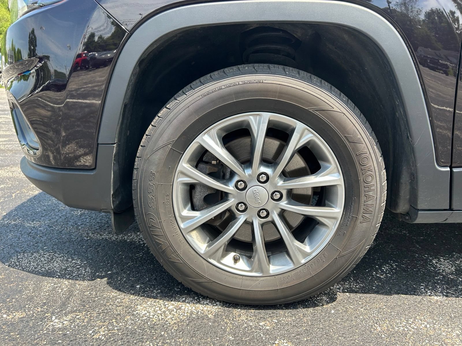 Used 2021 Jeep Cherokee Latitude Plus AWD/4WD image 36
