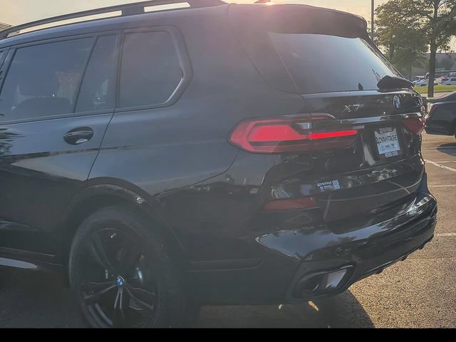 Used 2022 BMW X7 xDrive40i w/ M Sport Package AWD/4WD image 7