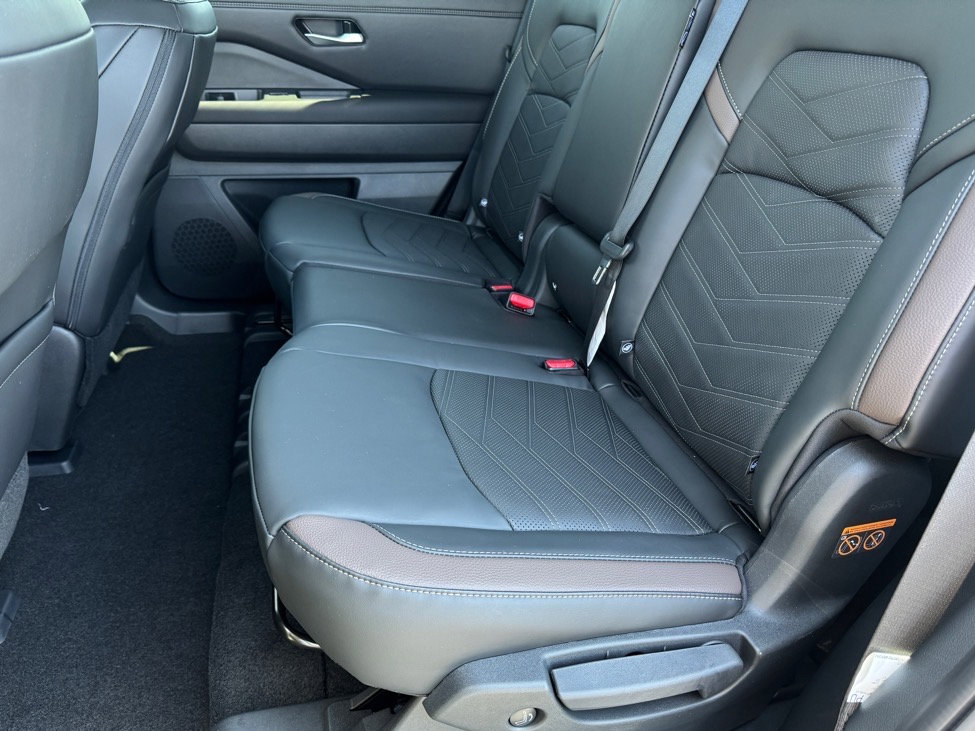 New 2025 Nissan Pathfinder Platinum image 26