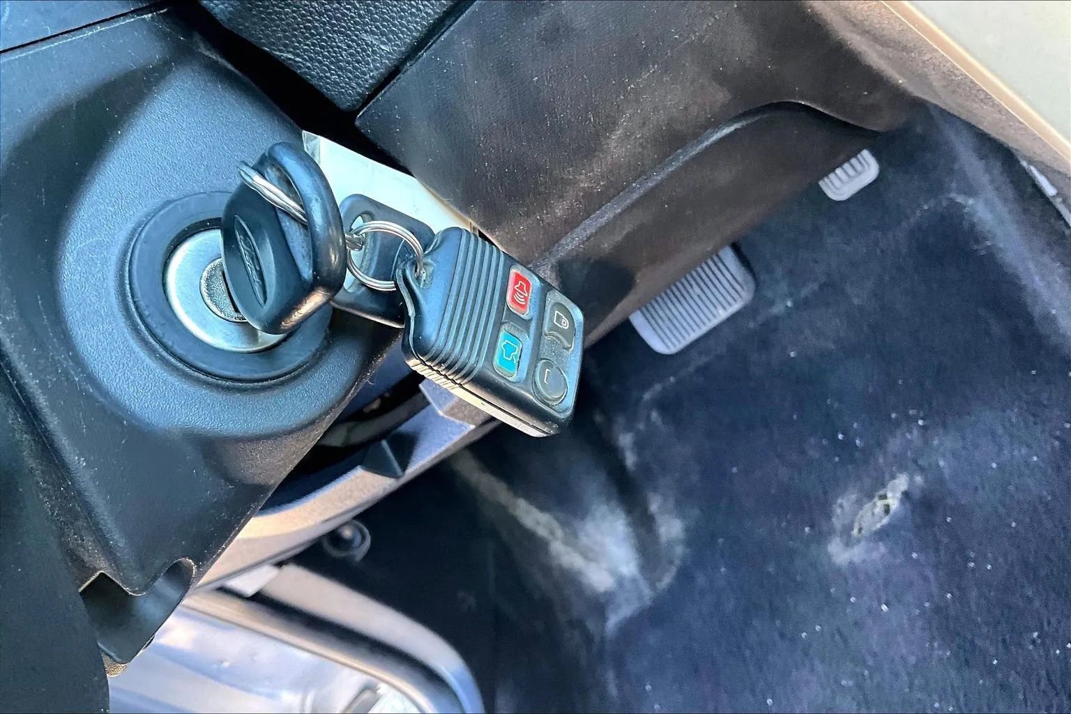 Used 2010 Ford Focus SE FWD image 38