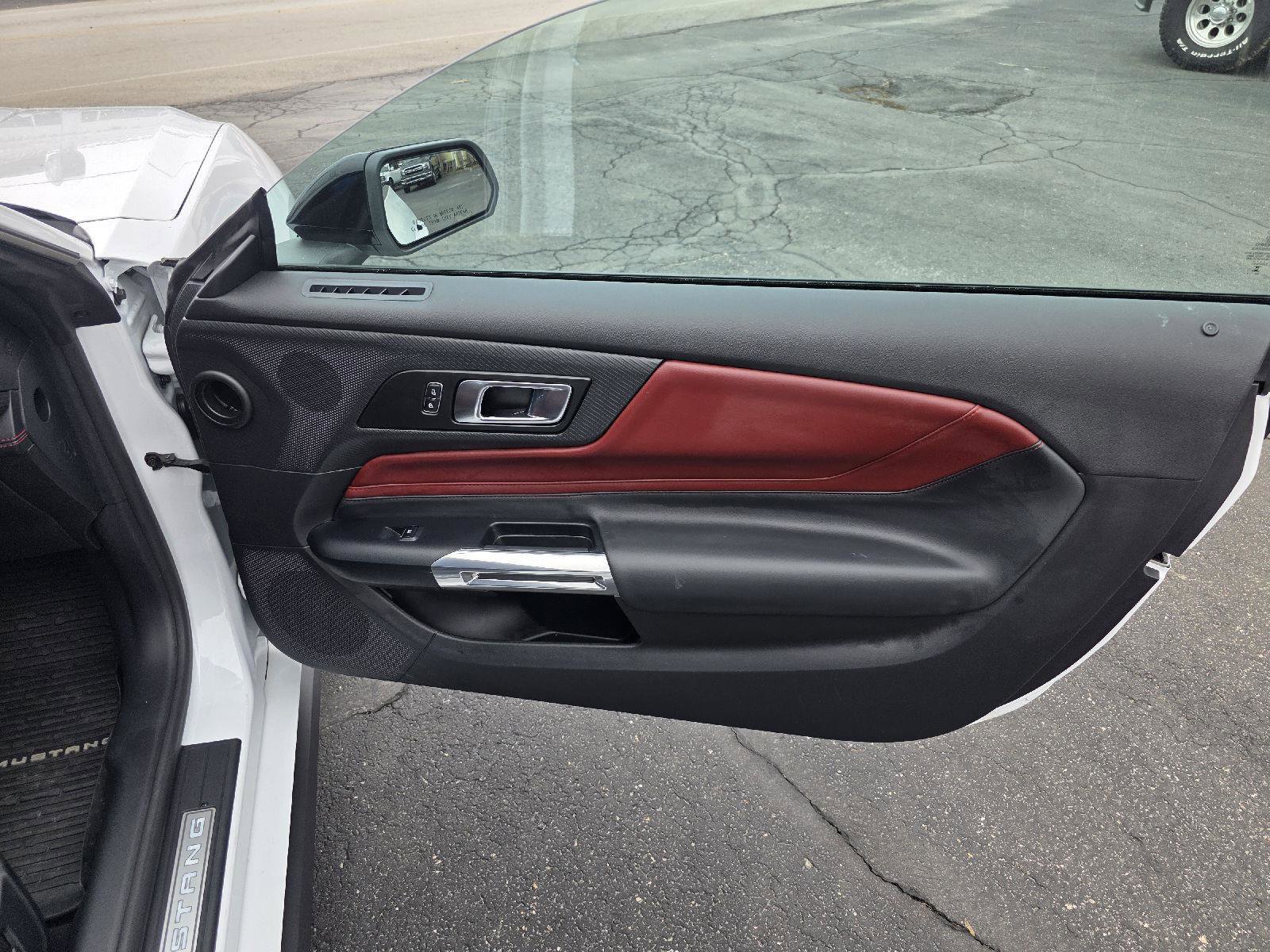 Used 2025 Ford Mustang Premium image 18