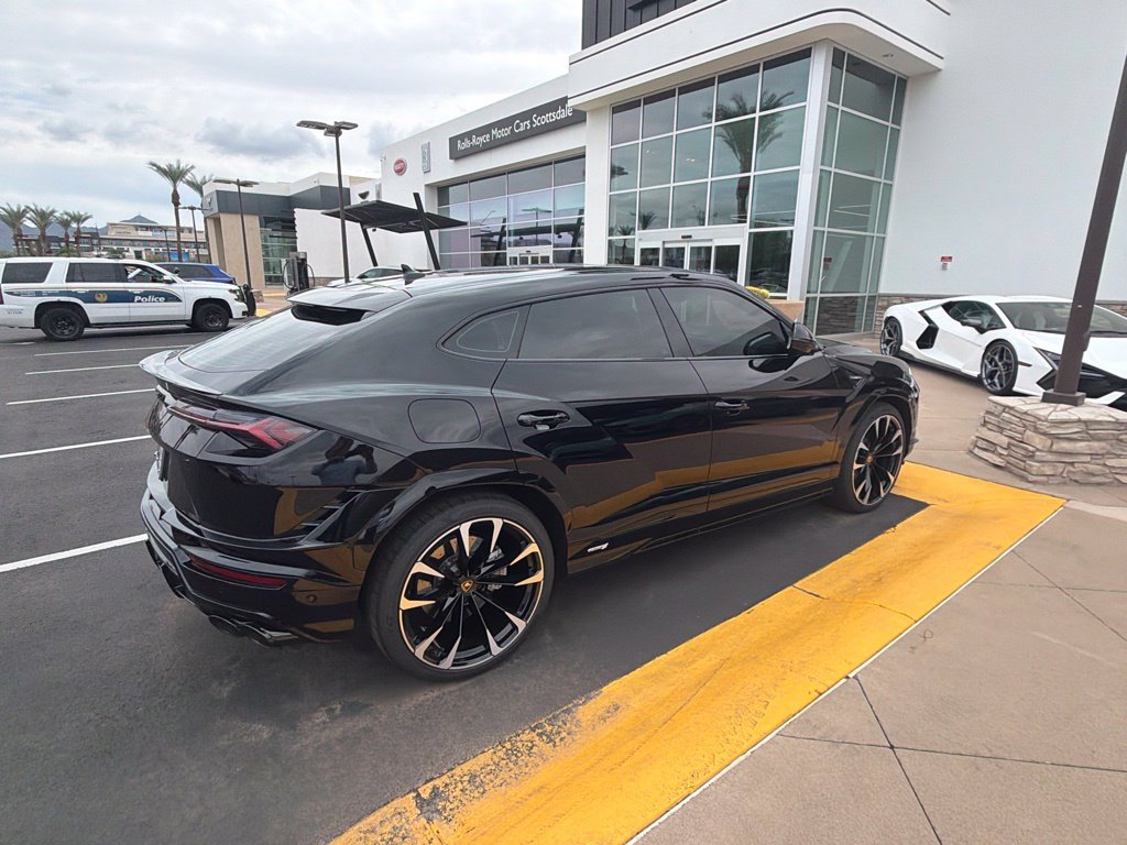 Used 2023 Lamborghini Urus S AWD/4WD image 4
