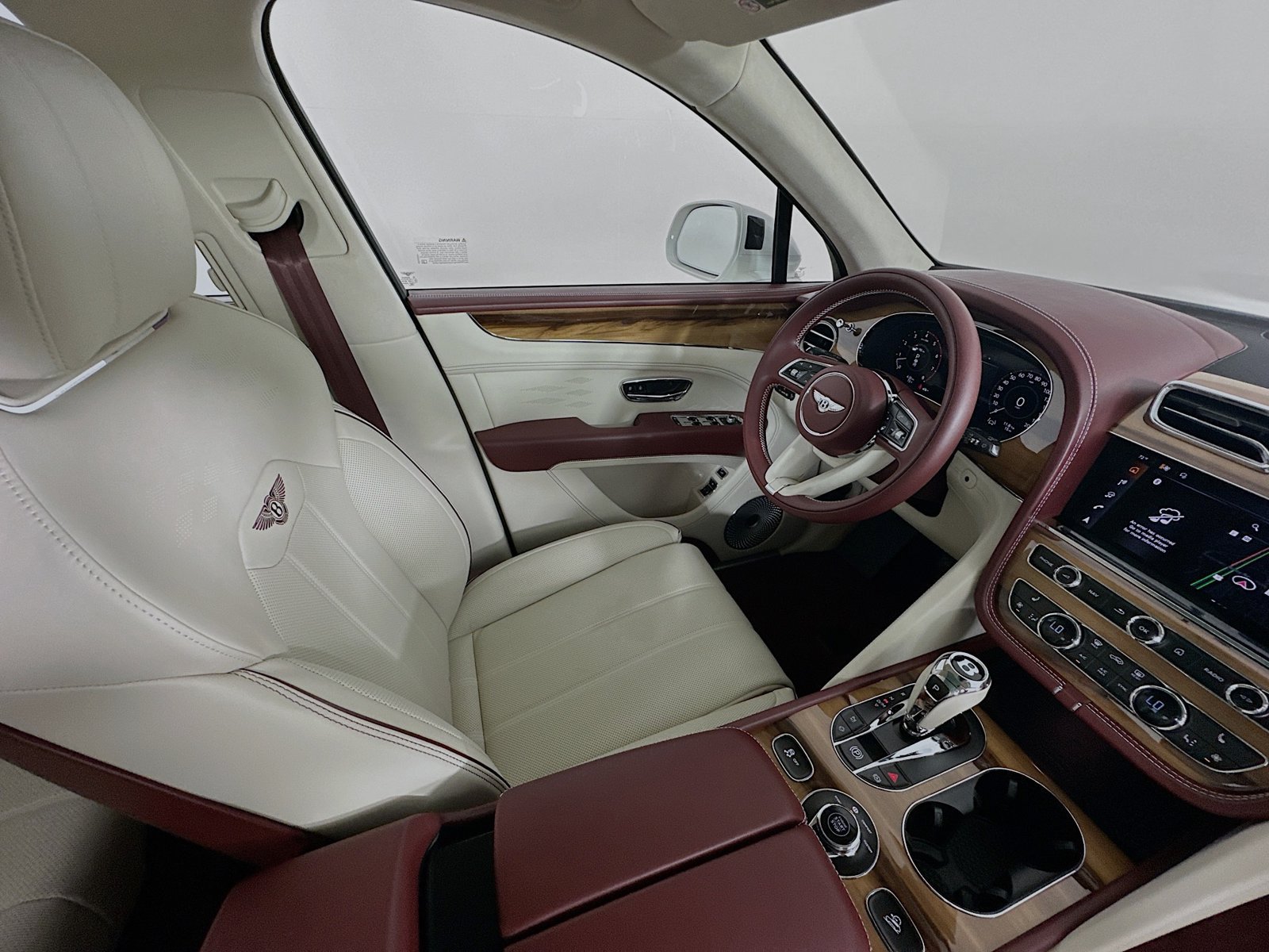 New 2026 Bentley Bentayga AWD/4WD image 70