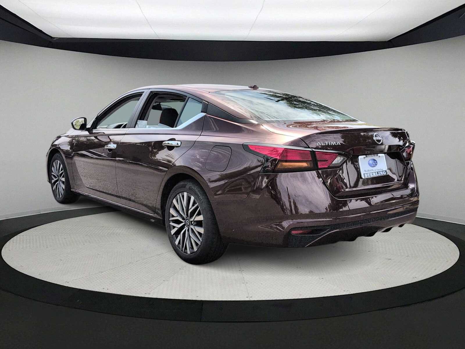 Used 2024 Nissan Altima 2.5 SV FWD image 6