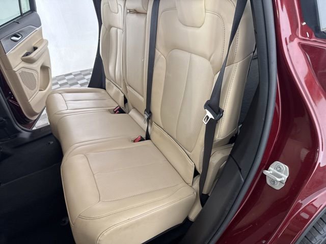 Used 2024 Jeep Grand Cherokee Limited w/ Luxury Tech Group II image 24