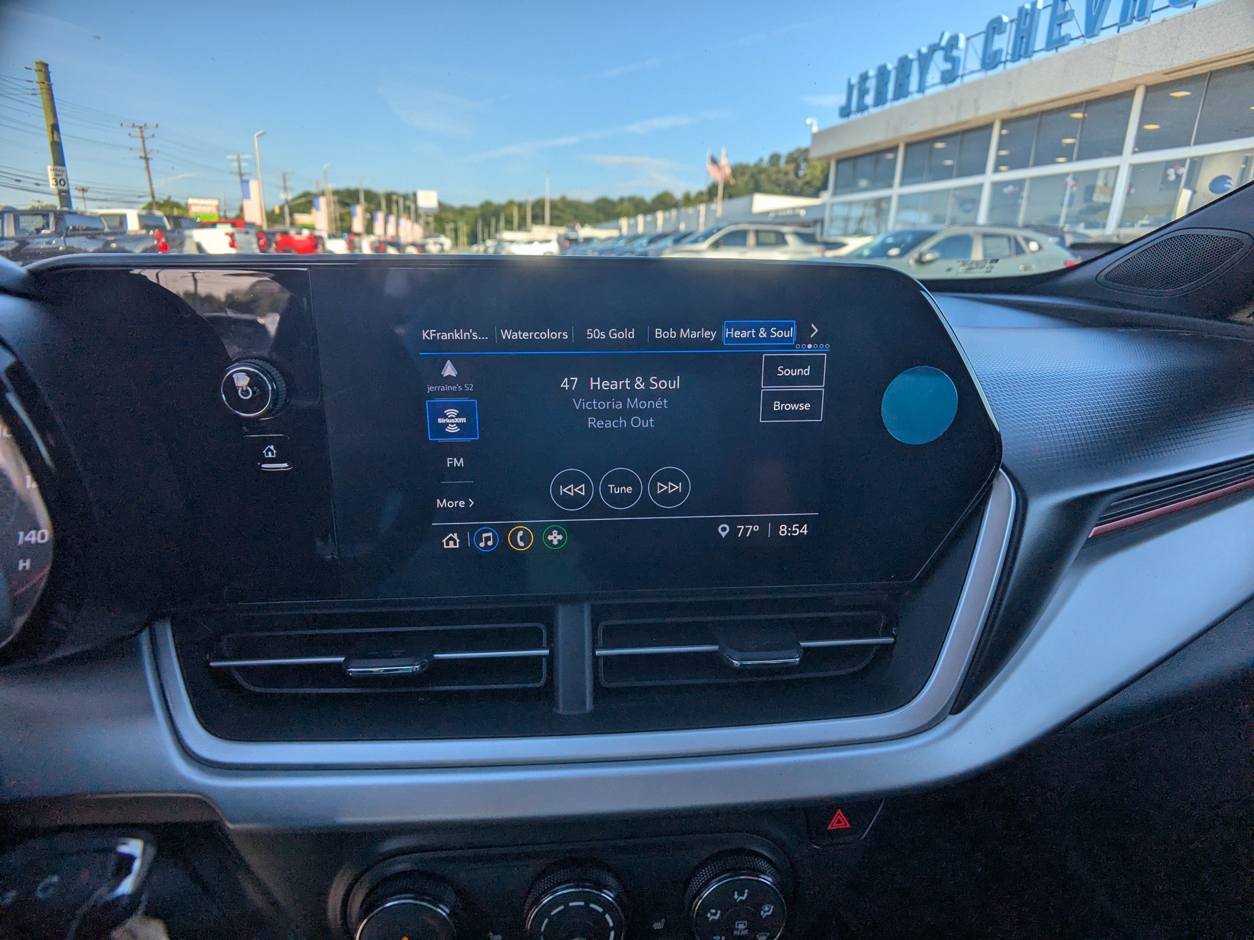 Used 2024 Chevrolet Trax RS w/ Driver Confidence Package FWD image 19