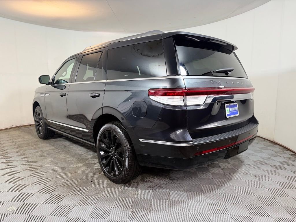 Used 2023 Lincoln Navigator Reserve image 4