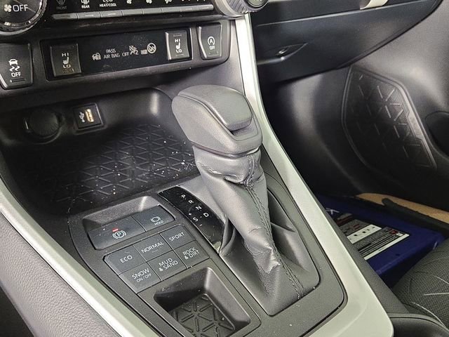 New 2025 Toyota RAV4 XLE image 22